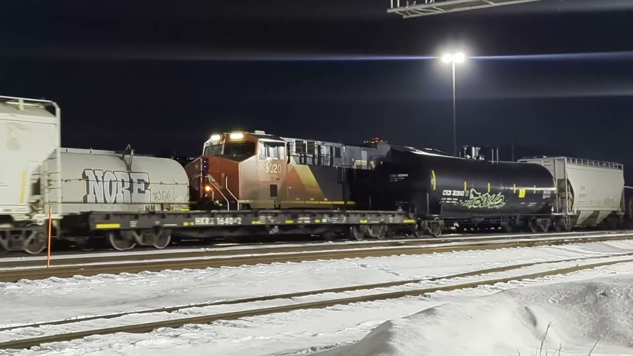 BNSF 4723   Microsoft Train Simulator Engine   leads NS 189 south into Cincinnati Oh & Crescent Spri