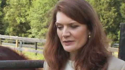 Jeannette Walls -- The Glass Castle -- Book Video