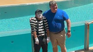 Laugh along with Mime Tom at SeaWorld Orlando | Tom the Mime