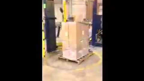 C4198 Lantech S300-XT Straddle Stretch Wrapper