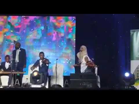 فكيف تنكر حبا بعدما شهدت