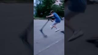 Вацок почувствовал и сделал крутой трюк #самокат #scoot #scooter #scootering #automobile #tiktok