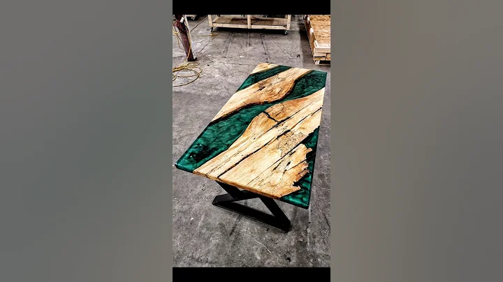 The Emerald Green Desk 💚 #epoxy #diy #desksetup