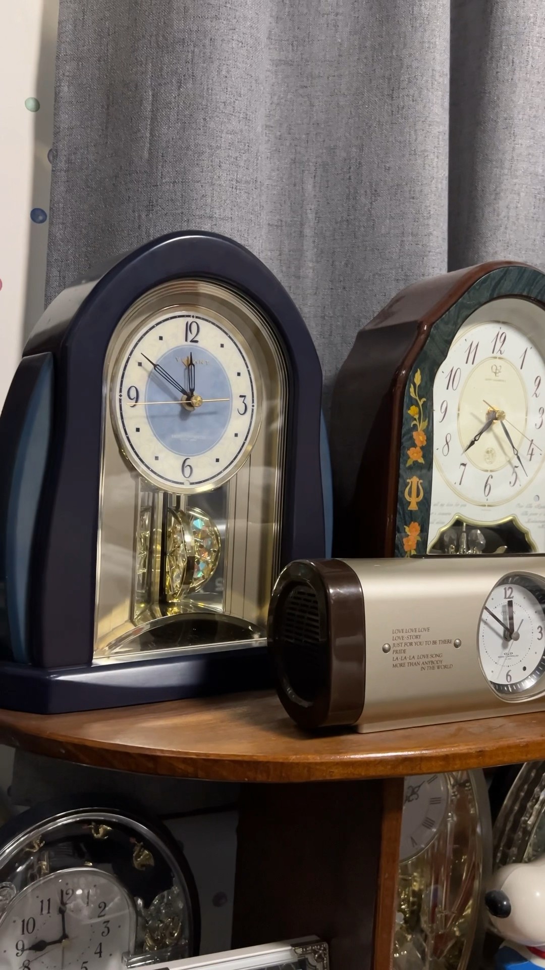 V-R12” VIVANT by RHYTHM Musical Mantel Clock （リズムメロディー
