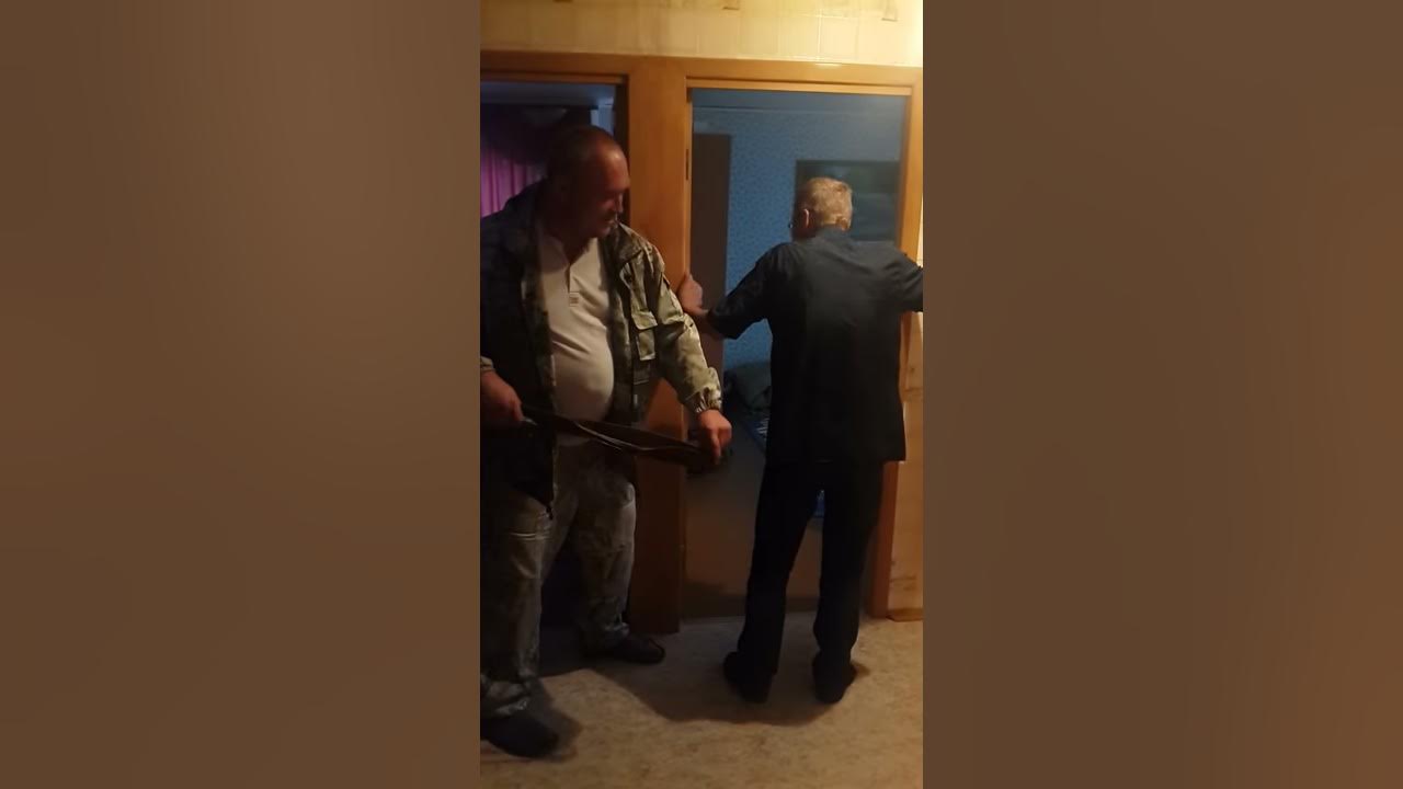 Ремнем по жопе за бутылку пива - YouTube