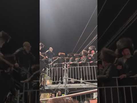 Satmar Rebbe Leaving The event after police deemed it unsafe to continue