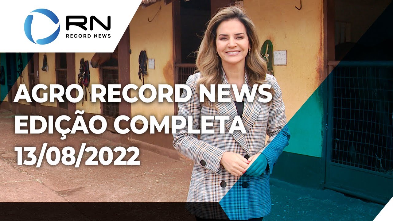 A apresentadora Kelly Godoy, comanda todas as noites o Jornal da