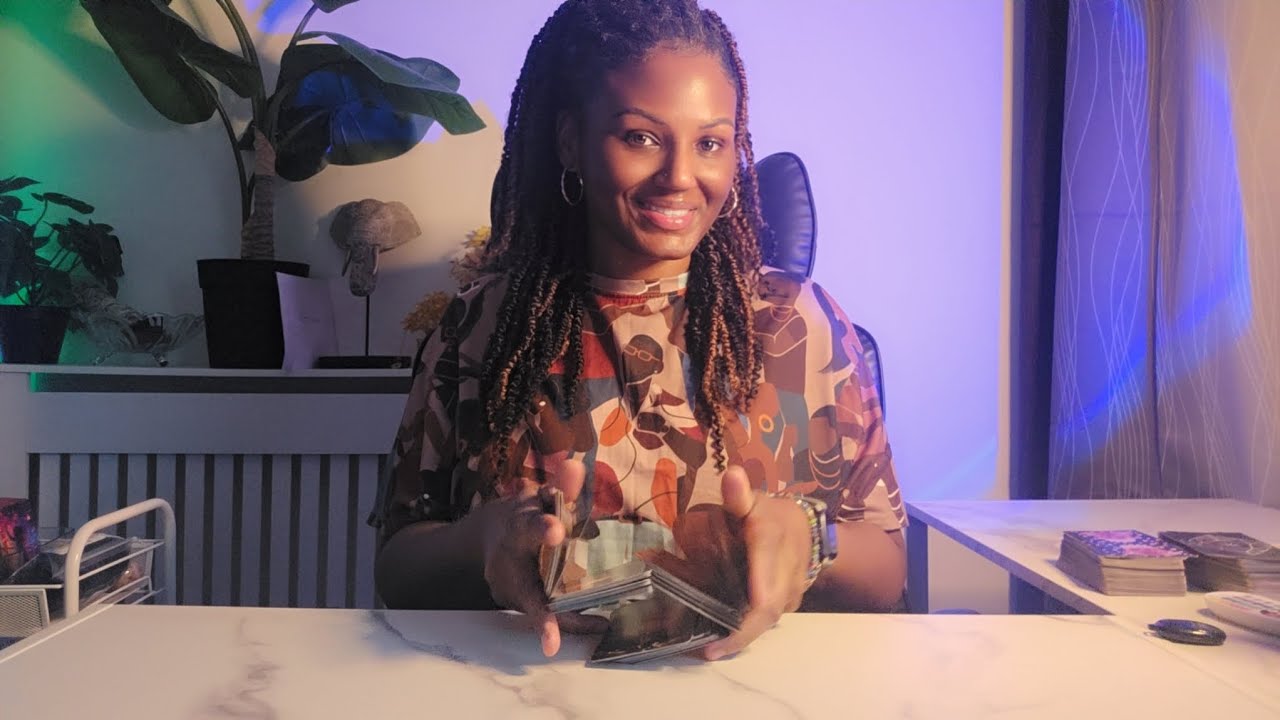 Водолеи♒️К тому времени, как они завершат свои отношения, в городе появится НОВЫЙ любимый человек...