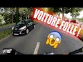  un motard vite une voiture folle  elle fonce en contresens