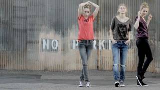 DC SHOES: WOMENS FALL 2011 LOOKBOOK
