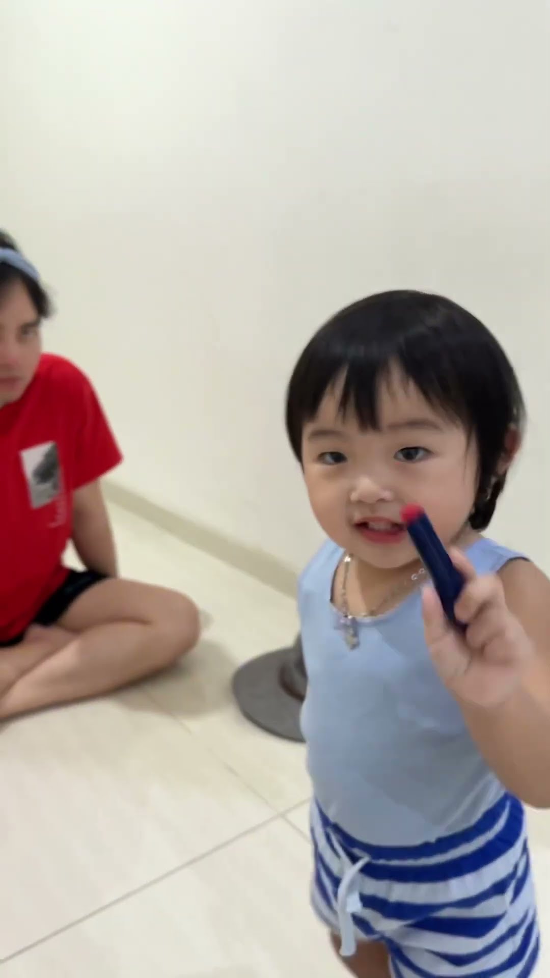 Mainannya anak cewek ?