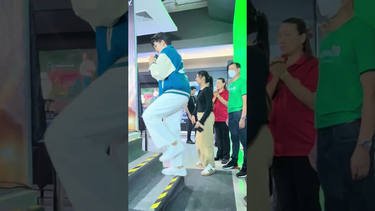 เก็บตก เดินมาเวทีฉ่ำๆ ออร่ามาเต็ม- ไรอัล กาจบัณฑิต | โรบินสัน พิษณุโลก  | 21.9.2568 | แอบเที่ยวกัน