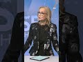 OTSE POSTIMEHEST ⟩ Lavly Perling: ohumärgid Tallinnas eesti keelsele õppele üleminekul