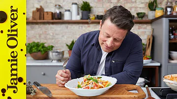 3 Minute Tomato Pasta Sauce | Jamie Oliver & Davina McCall