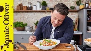 3 Minute Tomato Pasta Sauce | Jamie Oliver \& Davina McCall