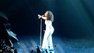 Alicia Keys - Try Sleeping With A Broken Heart Live At Staples Center Los Angeles CA (4.6.10)