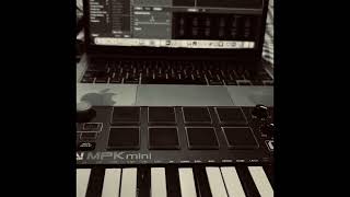 Looping with AKAI MPK mini #shorts GarageBand #viral #beats