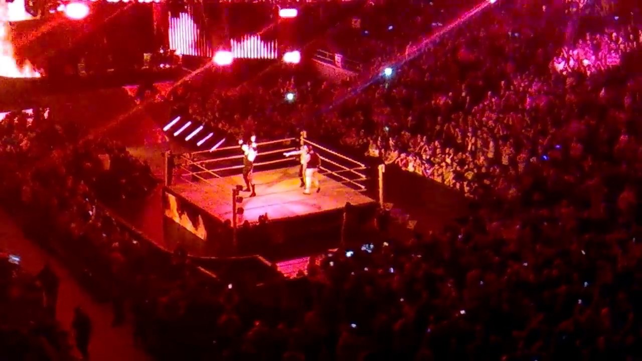 Rare Video! WWE KANE'S ENTRANCE FAIL!