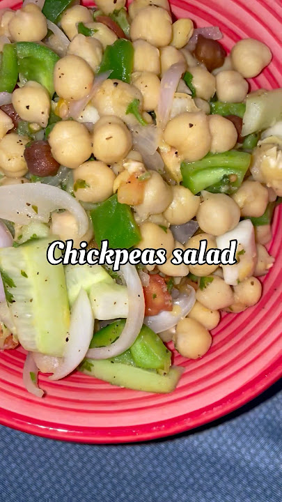 Want the recipe?👀Comment below or DM me!✨💪🏻#healthy #snacks #chickpeas #tofu #vegsandwich #shorts