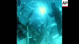 SYND 27/2/72 SEE TROUGH SUBMARINE