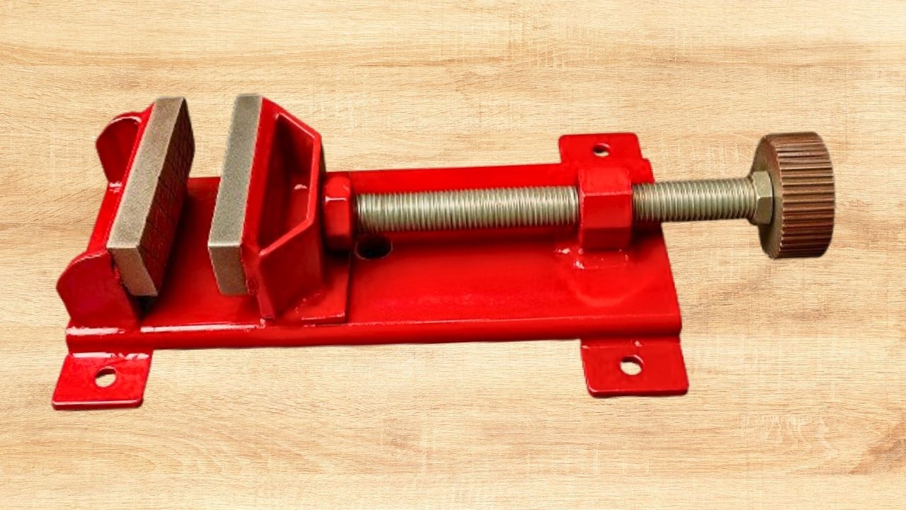 Супер уникальные тиски-зажимы из металлолома всего за 30 тысяч.