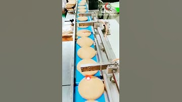 Biscuit sorting conveyor feeding flow pillow bag filling sealing packing machine
