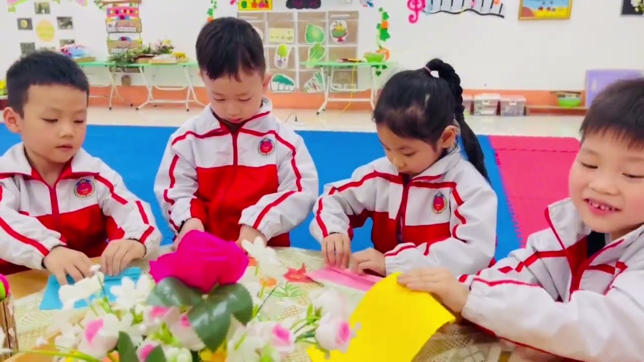 Làm quà tặng mẹ 8/3 lớp 5TB Trường mầm non Lục Ba