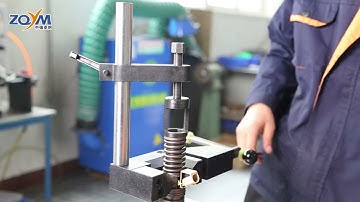 Common rail diesel fuel injector clamping tools for disassembly assembly