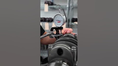 Masterful Engine Assembly: A Look at Precision Work ⚙️✨ #EngineBuild #Automotive #usa #fyp #shorts