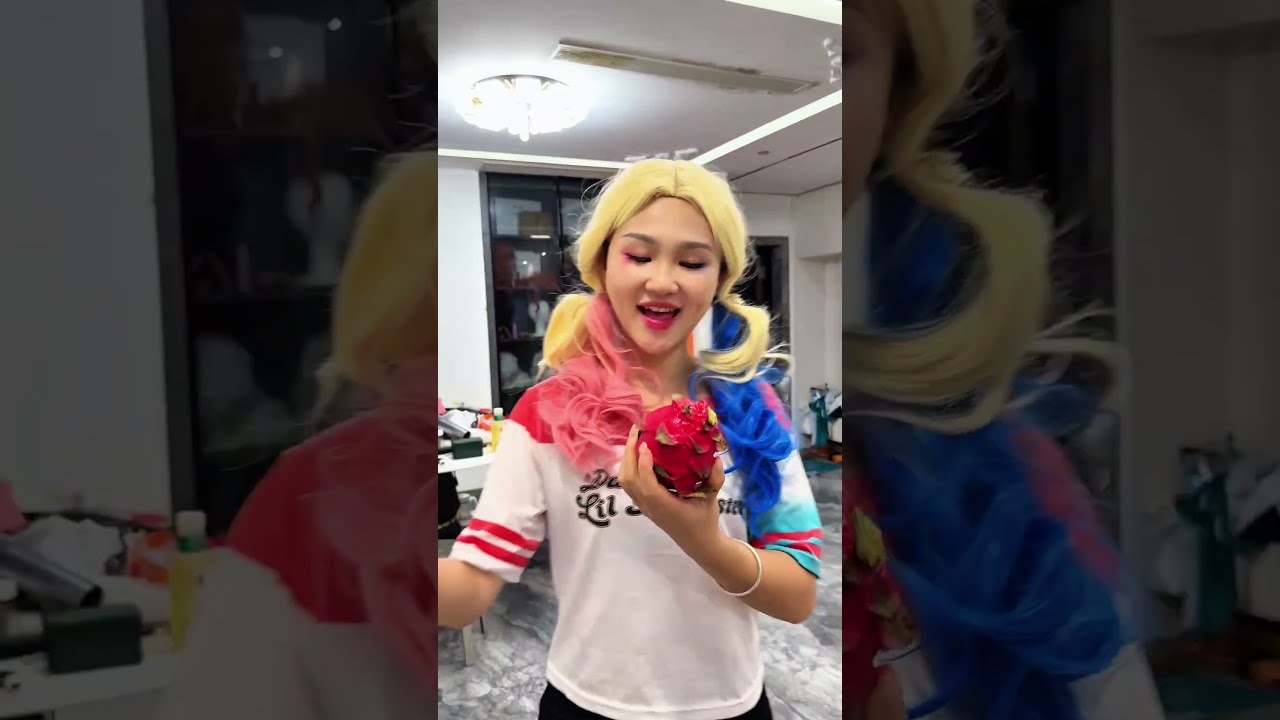 Clever Harley Quinn Helps Mom Joker