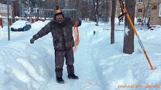 Очистка кровли от снега промышленными альпинистами