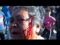 Policias golpean a una anciana en la cabeza y agreden a viejitos