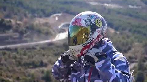 Andreu rolling DH350, the biggest Powerslide downhill frame.