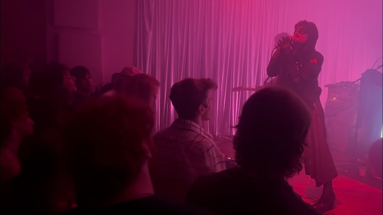 Model/Actriz - Vespers (Live in Oklahoma City, OK)