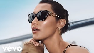 Bella Hadid - Runaway