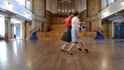 Strathspey travelling step - formal style