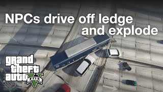 GTA V - NPCs drive off overpass and cause never-ending chain reaction explosions Resimi