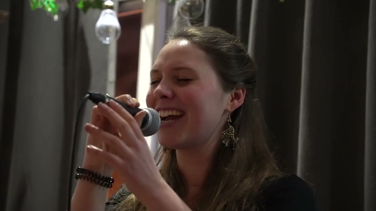 2026_01_09 Mara Koch singt 