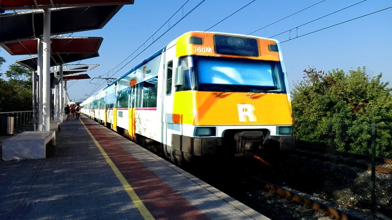 🚉 RENFE 447 saliendo de SALOU-PORT AVENTURA