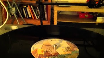 How to: Recording vinyl on Traktor Kontrol Z2 Mixer with turntable w/ Dj Looy