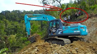 New Road Construction - Kobelco SK200 Excavator Digging Swinging Dirt