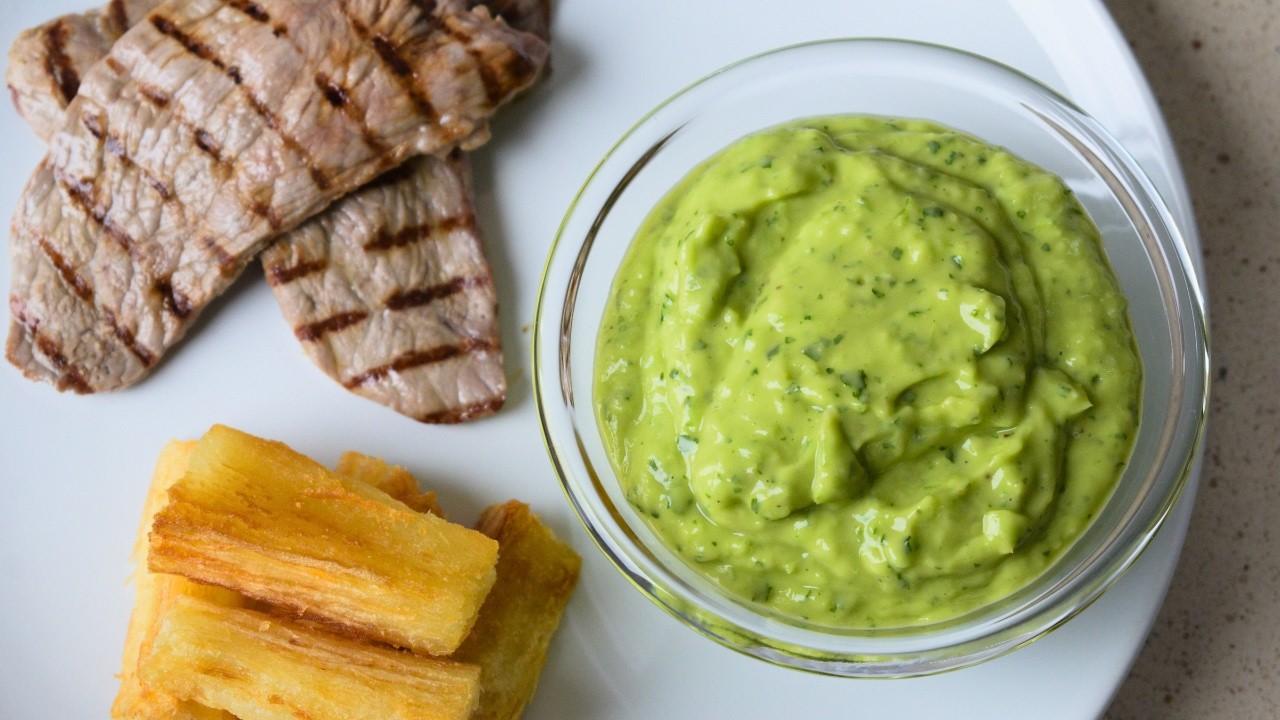 Receta de salsa de aguacate. Salsa guasacaca.