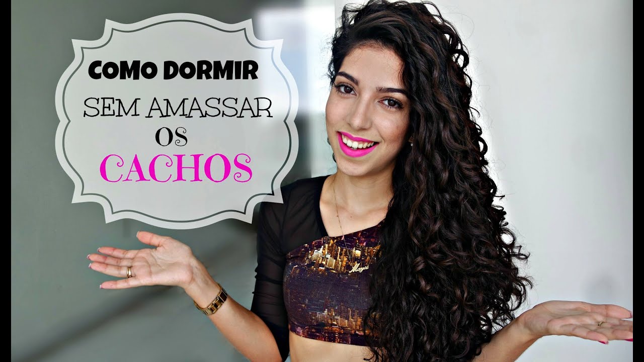 Como cuidar do cabelo cacheado para dormir e ter cachos definidos - Monala