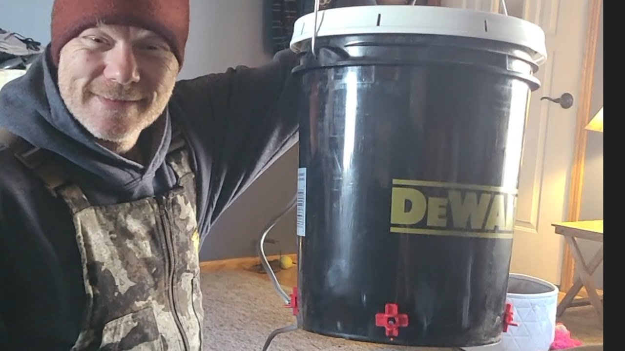 How To Make A 5 Gallon Heated Chicken Waterer! - SUPER EASY! - YouTube