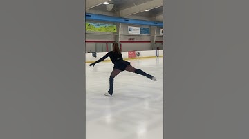 favorite warmup:) inside 3-turn into forward crossovers alternating! #figureskating #iceskating