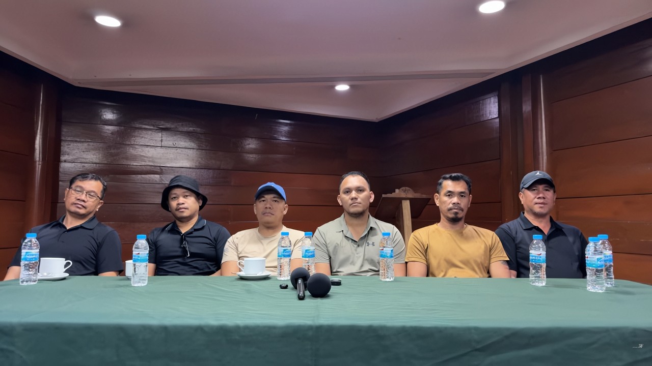 18 MARINES WITH 3RD FLOOR STUDIO INTERVIEW