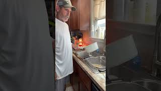 Tired of struggling with bulky colanders that don’t fit your sink? This expandable food drainer Tired of struggling with bulky colanders that don’t fit your sink? This expandable food drainer