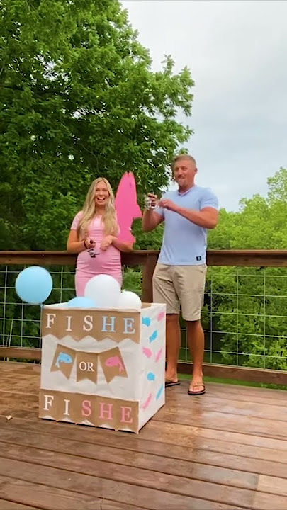 Here's our fishing baby gender reveal!🎣🙌🏻 