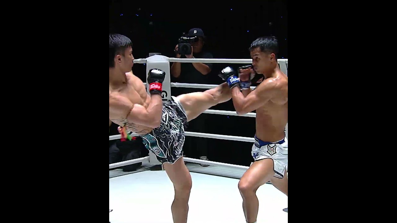 The first fight between Tawanchai and Superbon was EPIC, and we've captured all the best moments!