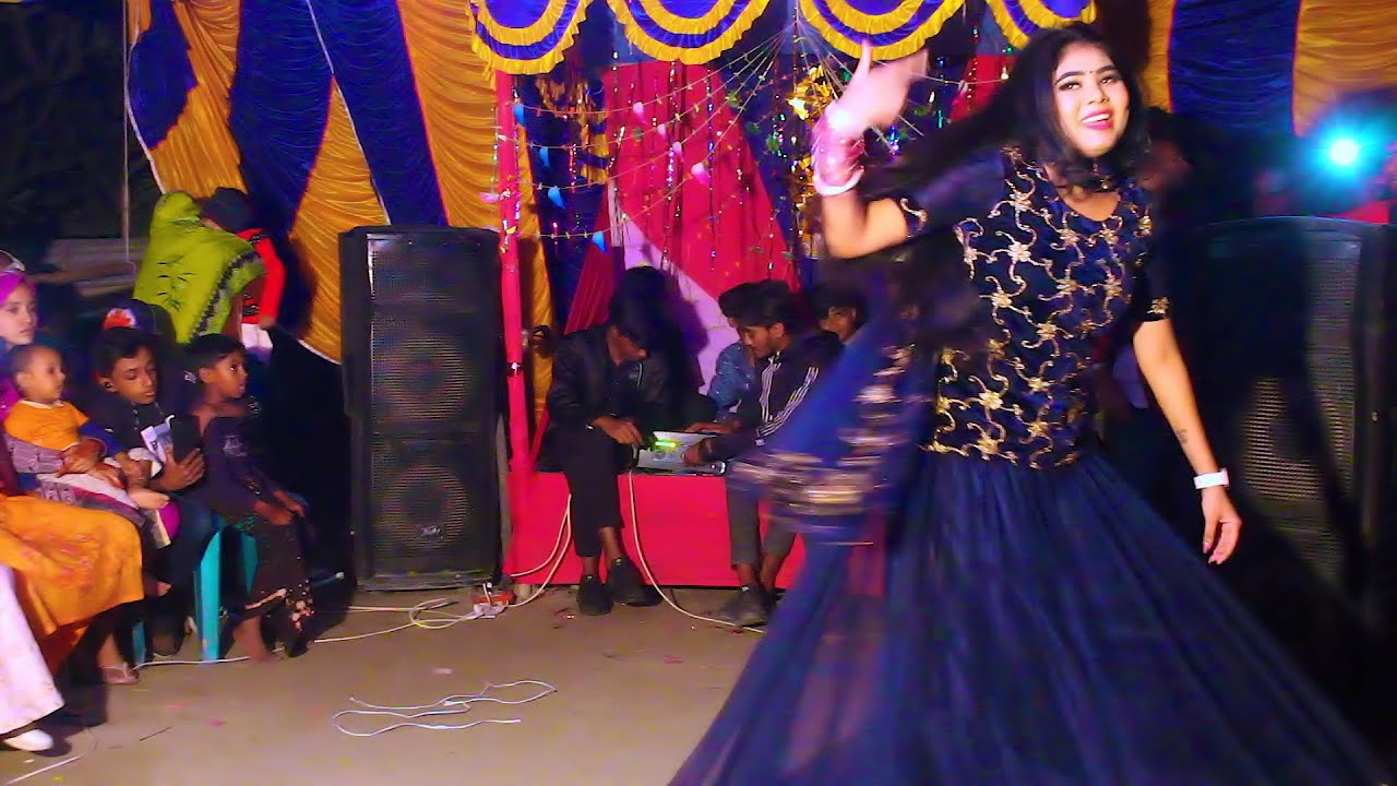 Laila Main Laila )New   Hot Dance By Bisti